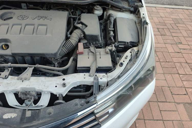 Used Toyota Corolla 2014 1.6L CVT GL Engine Bay Left