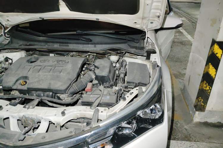 Used Toyota Corolla 2014 1.6L CVT GL Engine Bay Left