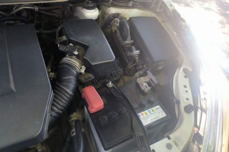 Used Toyota Corolla 2014 1.6L CVT GL-i Engine Bay Left