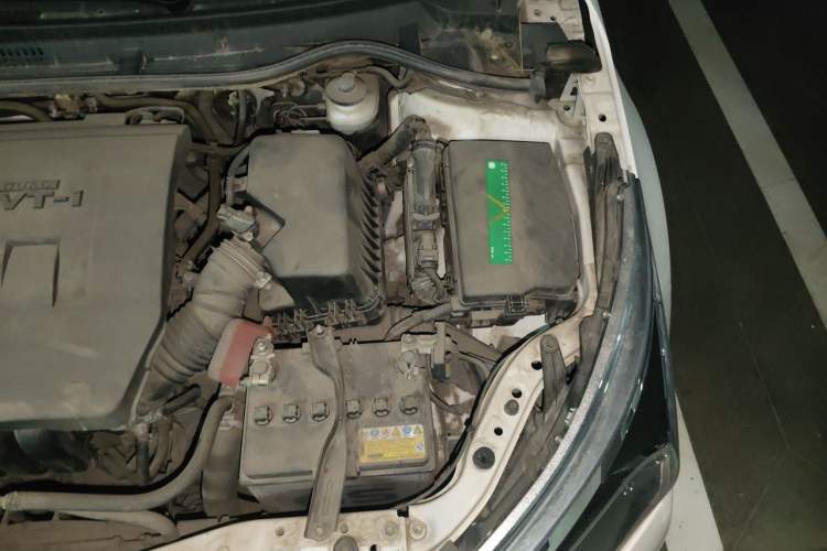 Used Toyota Corolla 2014 1.6L CVT GL-i Engine Bay Left