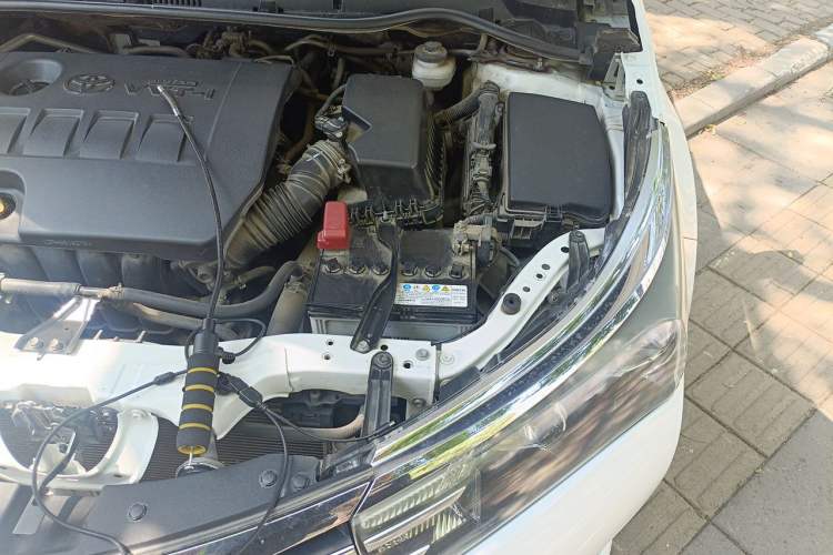 Used Toyota Corolla 2014 1.6L CVT GL Engine Bay Left