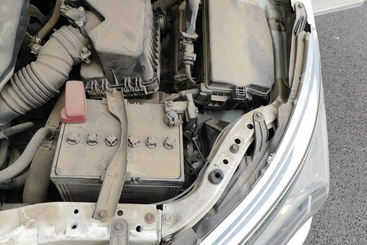 Used Toyota Corolla 2014 1.6L CVT GL-i Engine Bay Left