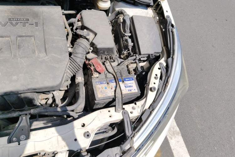Used Toyota Corolla 2014 1.6L CVT GL Engine Bay Left