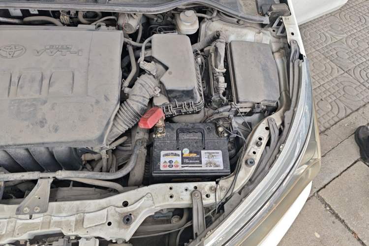 Used Toyota Corolla 2014 1.6L CVT GL Engine Bay Left