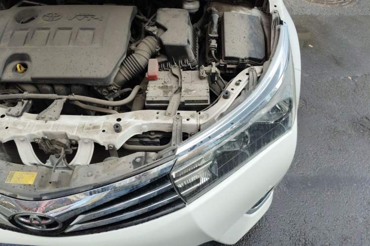 Used Toyota Corolla 2014 1.6L CVT GL-i Engine Bay Left