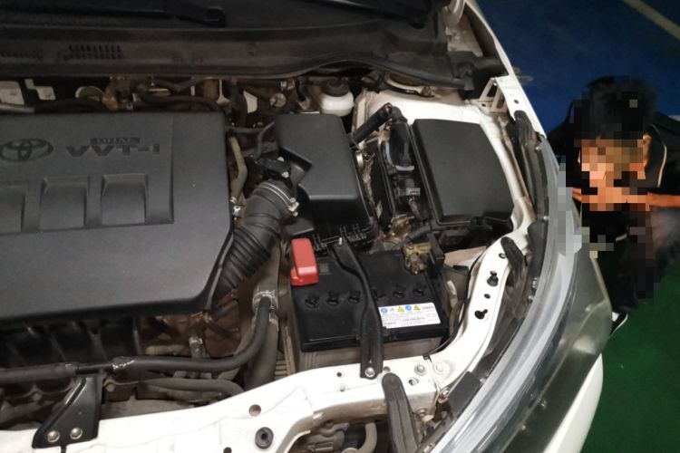 Used Toyota Corolla 2014 1.6L CVT GL-i Engine Bay Left