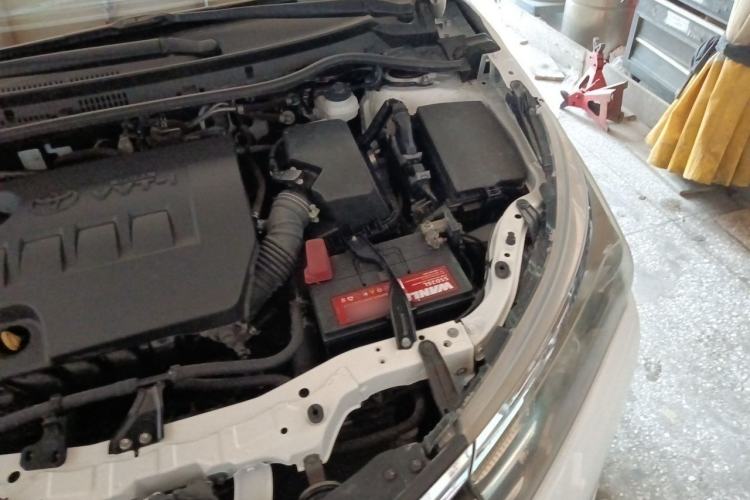 Used Toyota Corolla 2014 1.6L CVT GL Engine Bay Left