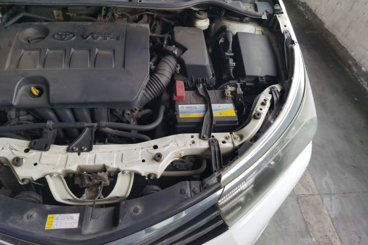 Used Toyota Corolla 2014 1.6L CVT GL Engine Bay Left