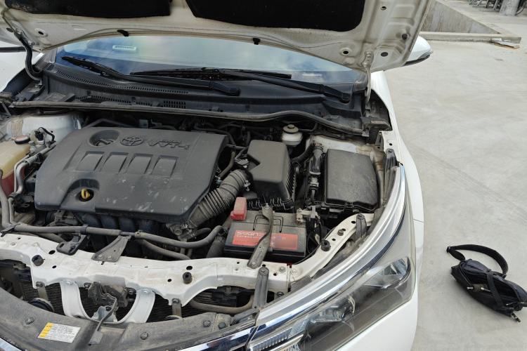 Used Toyota Corolla 2014 1.6L CVT GL Engine Bay Left
