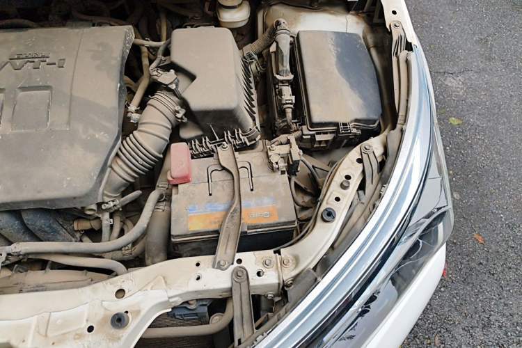 Used Toyota Corolla 2014 1.6L CVT GL-i Engine Bay Left