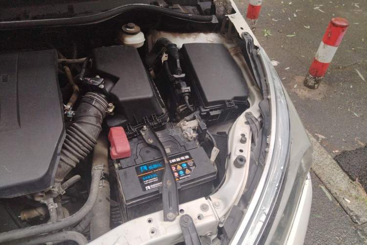 Used Toyota Corolla 2014 1.6L CVT GL-i Engine Bay Left