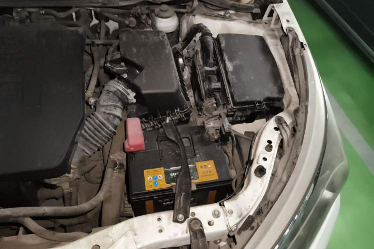 Used Toyota Corolla 2014 1.6L CVT GL-i Engine Bay Left