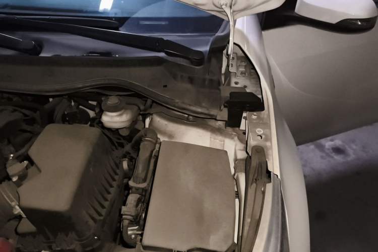 Used Toyota Corolla 2014 1.6L CVT GL Engine Bay Left