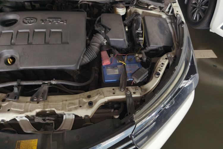 Used Toyota Corolla 2014 1.6L CVT GL Engine Bay Left