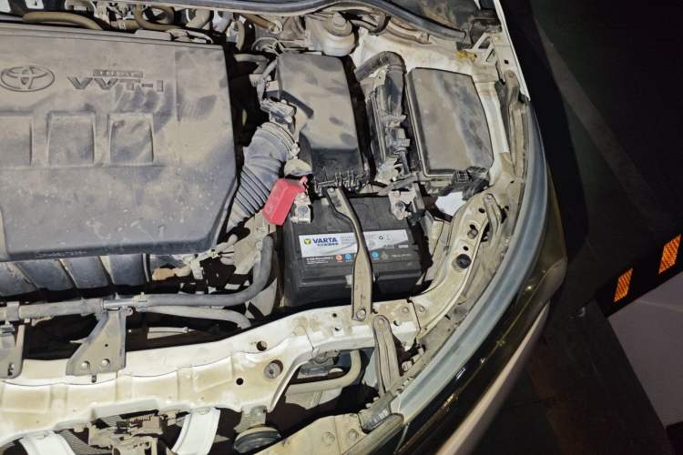 Used Toyota Corolla 2014 1.6L CVT GL-i Engine Bay Left
