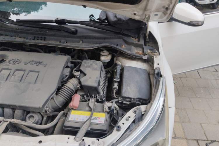 Used Toyota Corolla 2014 1.8L CVT GLX-i Engine Bay Left