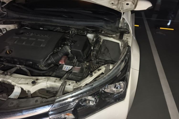 Used Toyota Corolla 2014 1.6L CVT GL-i Engine Bay Left