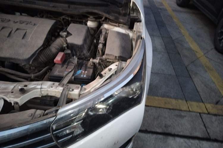 Used Toyota Corolla 2014 1.6L CVT GL Engine Bay Left