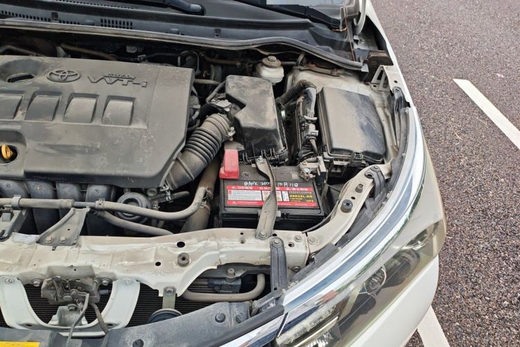 Used Toyota Corolla 2014 1.8L CVT GLX-i Engine Bay Left