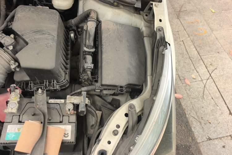 Used Toyota Corolla 2014 1.6L CVT GL Engine Bay Left