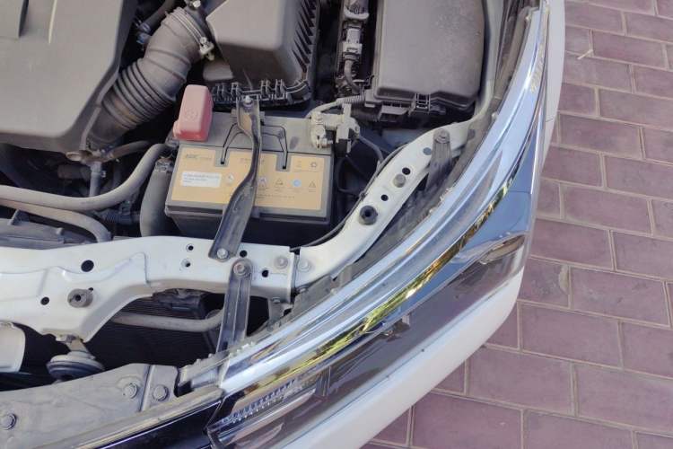 Used Toyota Corolla 2014 1.6L CVT GL Engine Bay Left