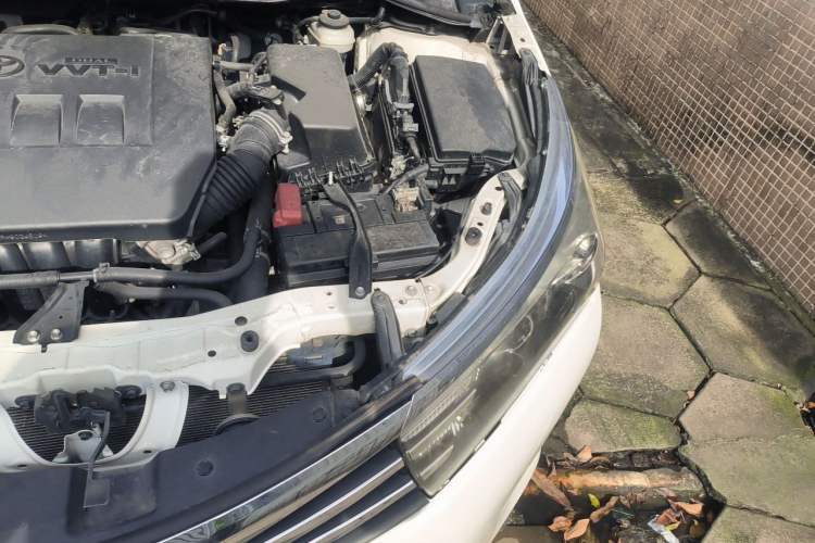 Used Toyota Corolla 2014 1.6L CVT GL Engine Bay Left