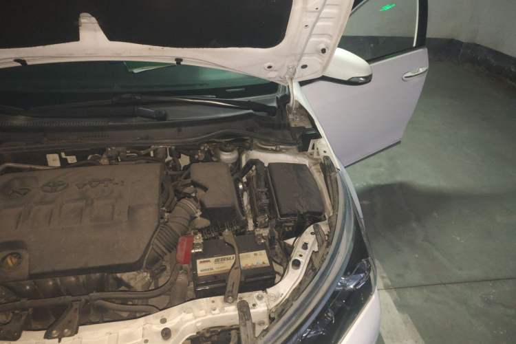 Used Toyota Corolla 2014 1.6L CVT GL-i Engine Bay Left