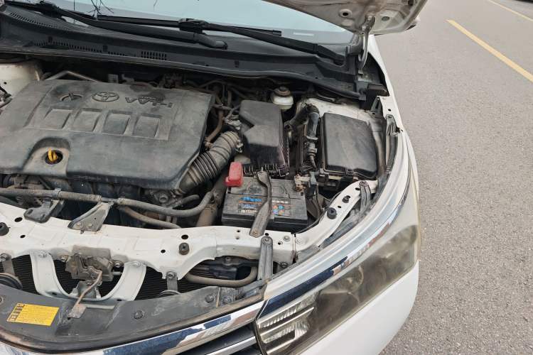 Used Toyota Corolla 2014 1.6L CVT GL Engine Bay Left