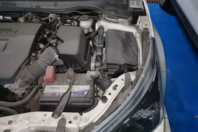 Used Toyota Corolla 2014 1.6L CVT GL-i Engine Bay Left