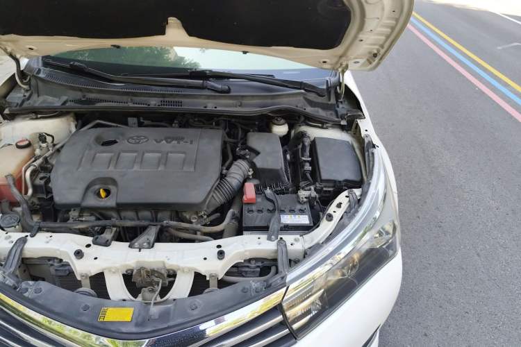 Used Toyota Corolla 2014 1.6L CVT GL Engine Bay Left