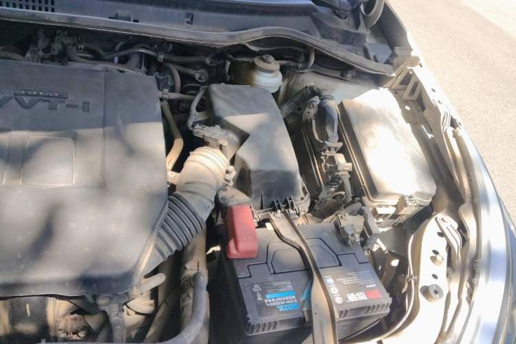 Used Toyota Corolla 2014 1.6L CVT GL-i Engine Bay Left