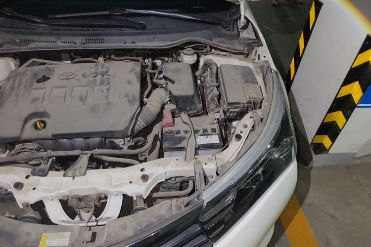 Used Toyota Corolla 2014 1.6L CVT GL Engine Bay Left