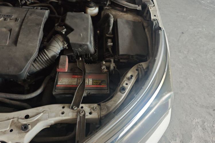 Used Toyota Corolla 2014 1.6L CVT GL Engine Bay Left