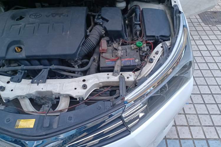 Used Toyota Corolla 2014 1.6L CVT GL Engine Bay Left