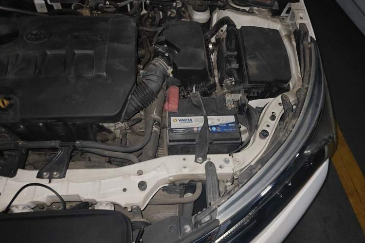 Used Toyota Corolla 2014 1.6L CVT GL-i Engine Bay Left