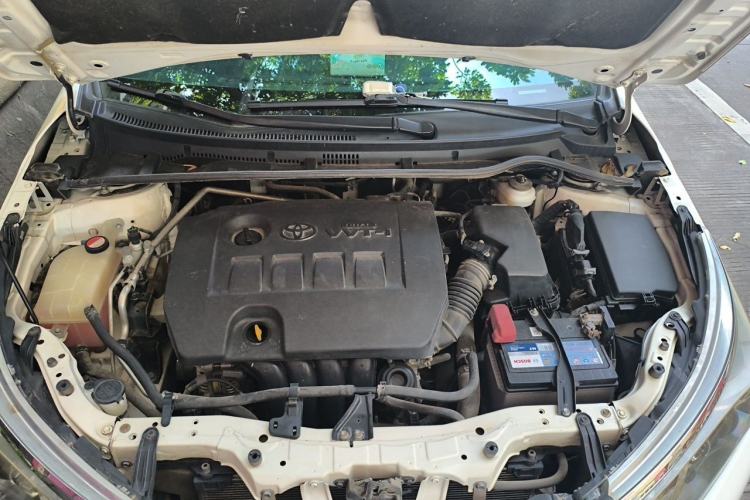 Used Toyota Corolla 2014 1.8L CVT GLX-i Engine Bay