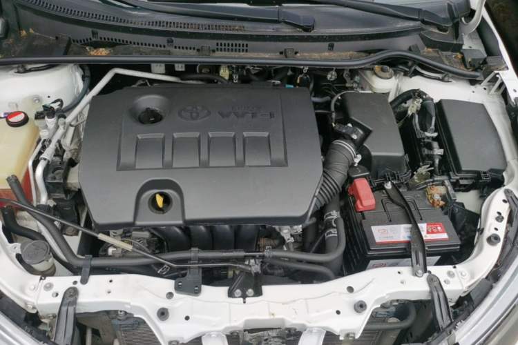 Used Toyota Corolla 2014 1.6L CVT GL Engine Bay