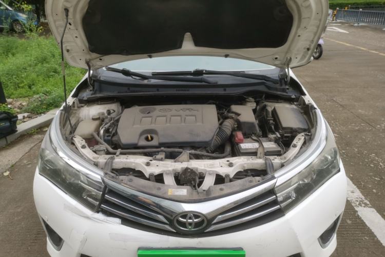 Used Toyota Corolla 2014 1.6L CVT GL-i Engine Bay