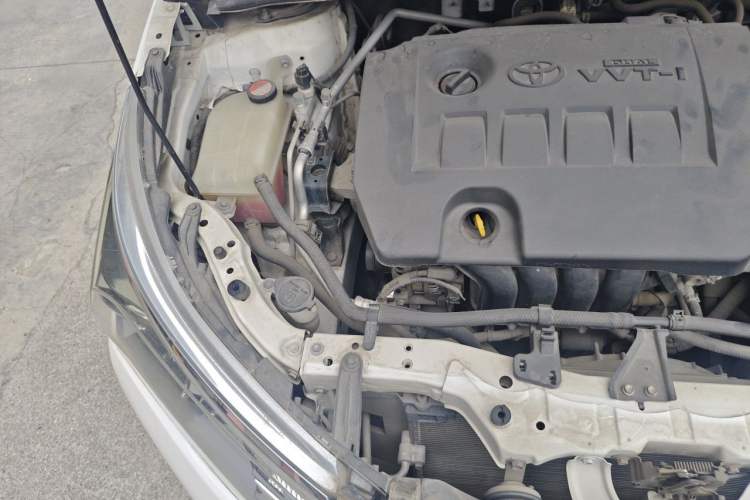 Used Toyota Corolla 2014 1.6L CVT GL-i Engine Bay Right