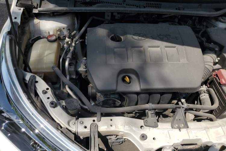 Used Toyota Corolla 2014 1.6L CVT GL Engine Bay Right