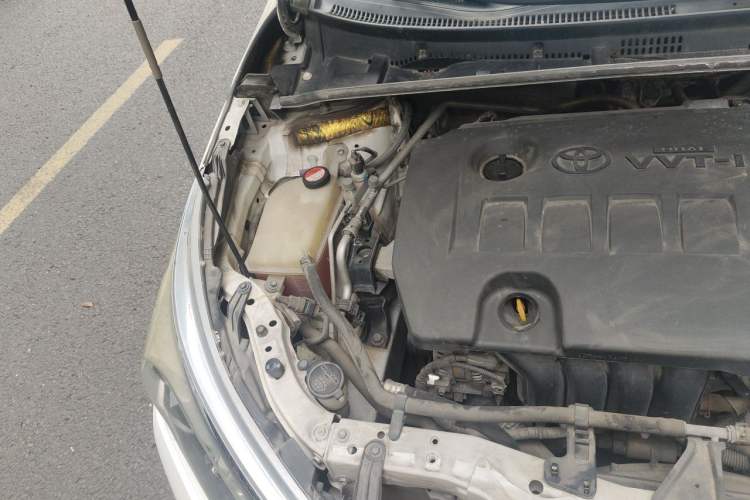 Used Toyota Corolla 2014 1.6L CVT GL-i Engine Bay Right