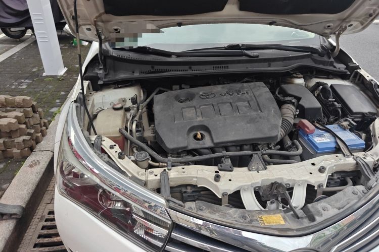 Used Toyota Corolla 2014 1.6L CVT GL-i Engine Bay Right