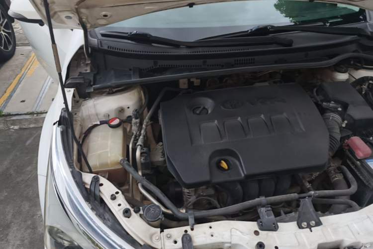Used Toyota Corolla 2014 1.6L CVT GL Engine Bay Right