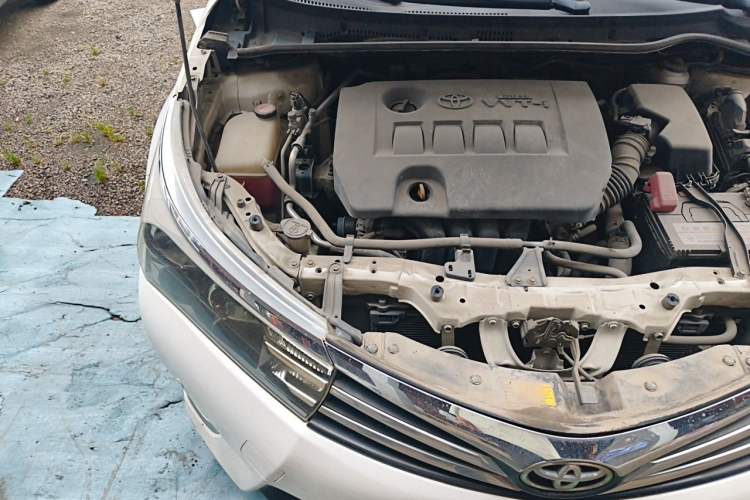 Used Toyota Corolla 2014 1.6L CVT GL-i Engine Bay Right