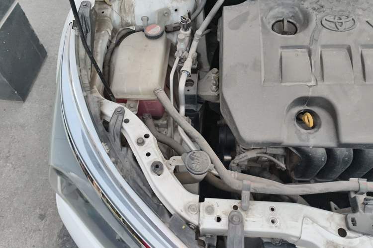 Used Toyota Corolla 2014 1.6L CVT GL Engine Bay Right