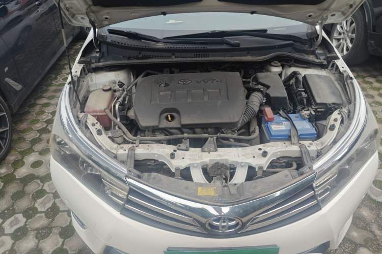 Used Toyota Corolla 2014 1.6L CVT GL-i Engine Bay Right