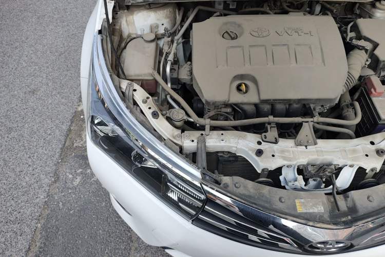 Used Toyota Corolla 2014 1.6L CVT GL-i Engine Bay Right