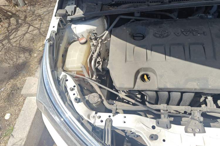 Used Toyota Corolla 2014 1.6L Manual GL Engine Bay Right