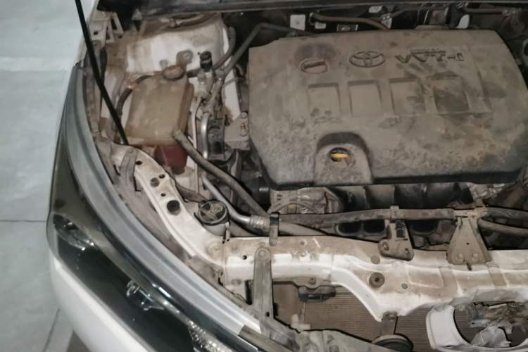 Used Toyota Corolla 2014 1.6L Manual GL Engine Bay Right