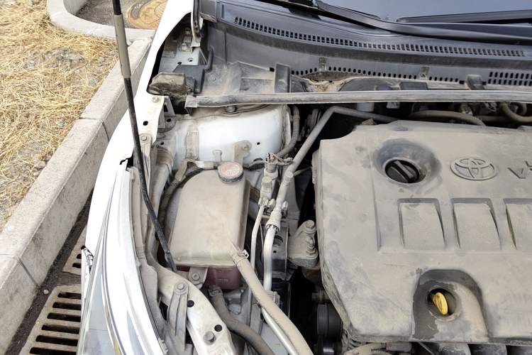 Used Toyota Corolla 2014 1.6L CVT GL-i Leather Edition Engine Bay Right